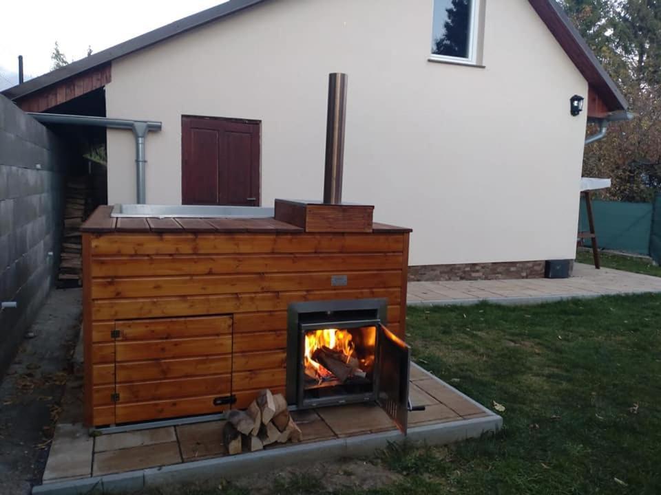 Gasthaus Burg Nad Banskou Stiavnicou Stiavnicke Bane Exterior foto