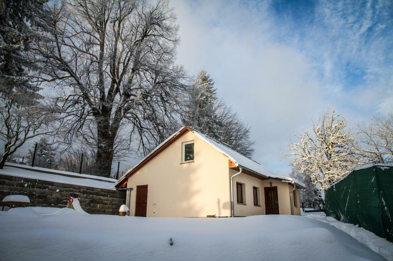Gasthaus Burg Nad Banskou Stiavnicou Stiavnicke Bane Exterior foto